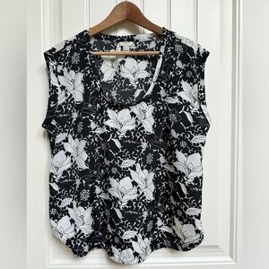 J. Crew (Factory) Black and White Floral Short Sleeve Scoop Neck Blouse. Size 14